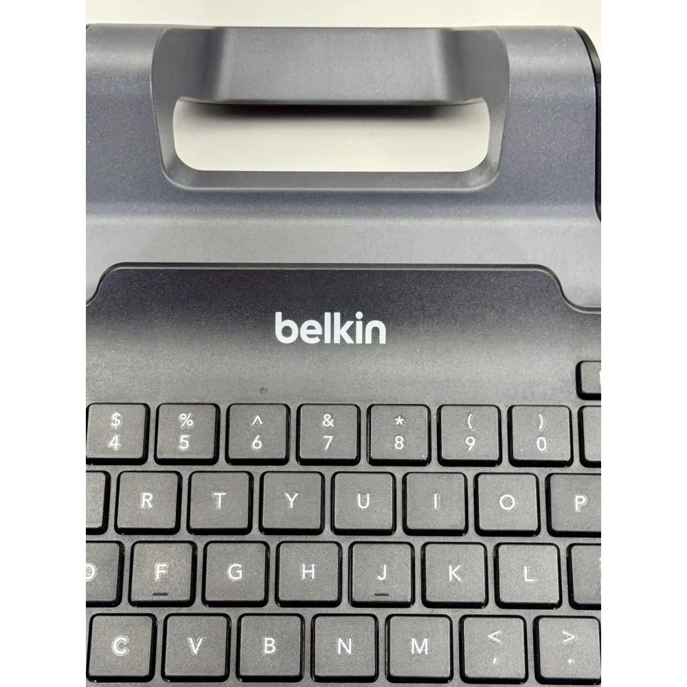 Belkin Wired Tablet Keyboard w/ Stand for iPad Lightning Connector Model: B2B130
